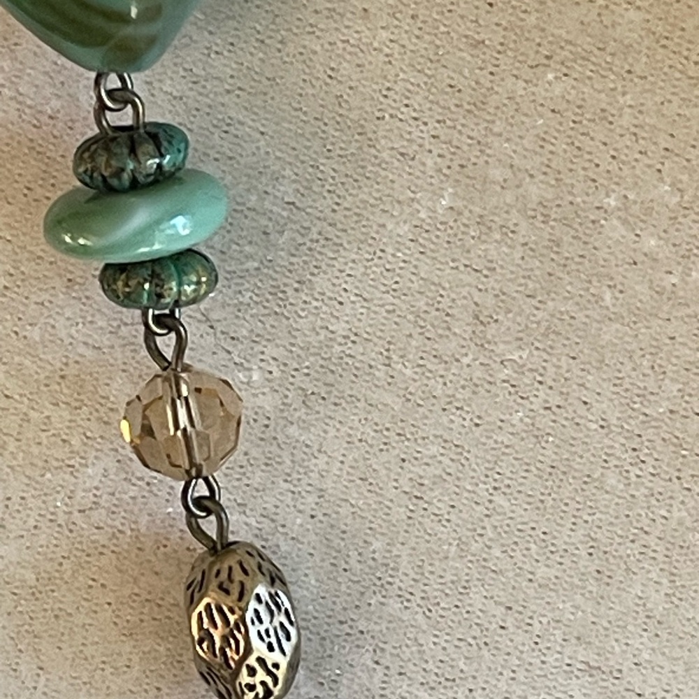 Long unique Premier Designs Necklace with very unique beads - Picture 4 of 11